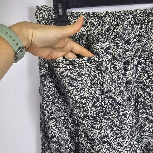 Anthropologie Linen Joggers Palm Leaf Pattern Black Ivory Drawstring Womens M - Picture 4 of 15